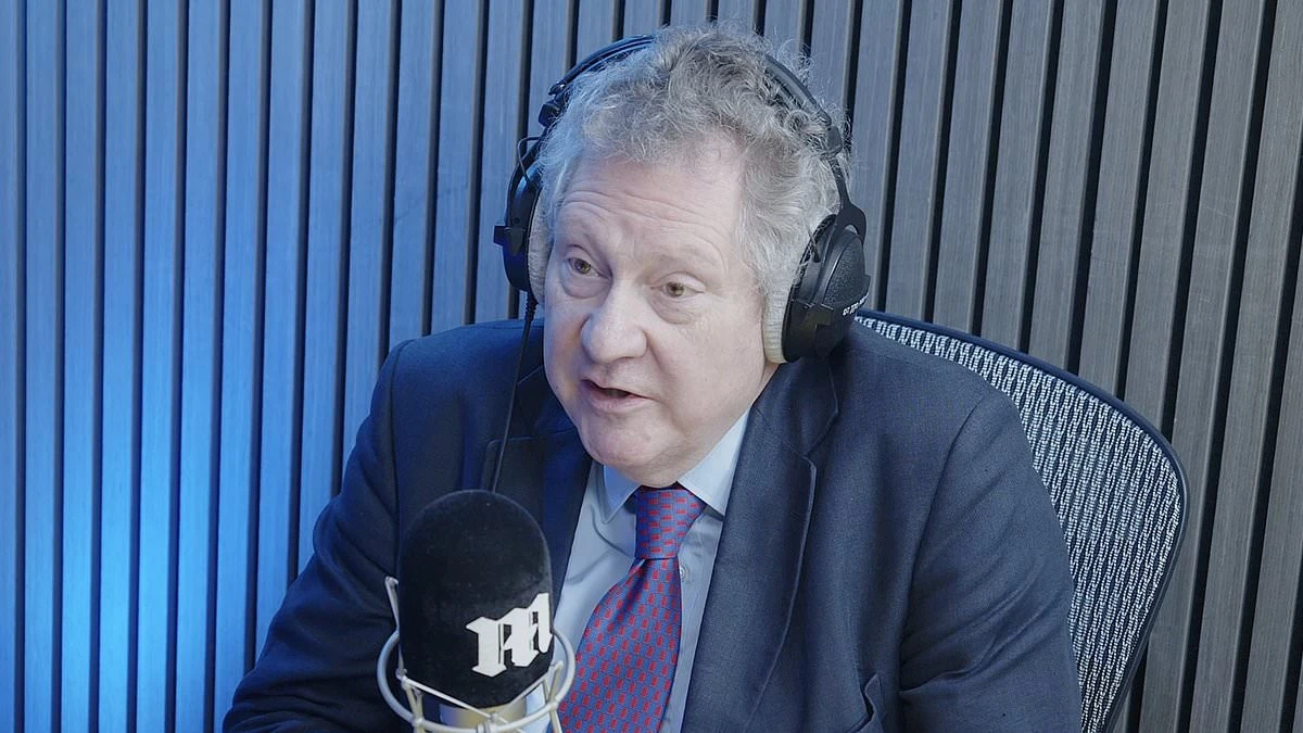 ਪੂਰਵ ਬ੍ਰਿਤਾਨੀ ਪ੍ਰਧਾਨ ਮੰਤਰੀ 'ਤੇ ਤਿੰਨ ਪੱਖੀਆਂ ਵਾਲੇ ਰਿਸਤੇ ਦੇ ਦਾਅਵੇ