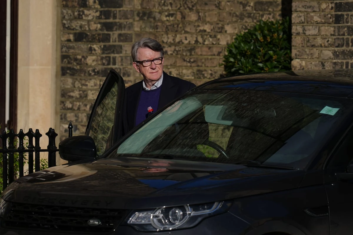 ਪੀਟਰ ਮੈਨਡਲਸਨ ਦੀ ਲੋਬਿੰਗ ਫਰਮ ਦਾ ਸੰਕਟ, ਅਡਮਿਨਿਸਟ੍ਰੇਸ਼ਨ ’ਚ ਜਾਣ ਦੀ ਸੰਭਾਵਨਾ