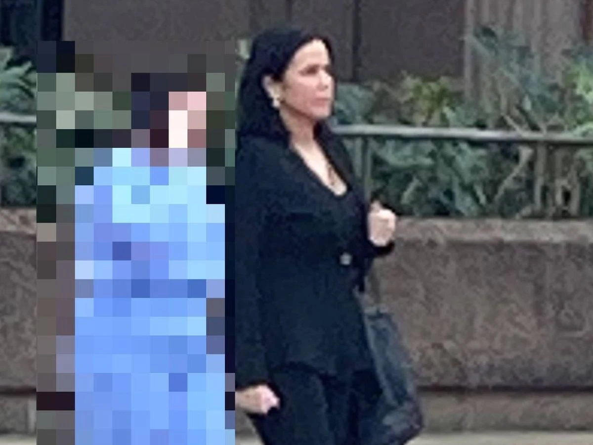 ਦਾਦੀ ਨੇ ਰੈਸਟੋਰੈਂਟ 'ਚ ਵੈਟਰ ਨੂੰ ਹਾਈ ਹੀਲ ਨਾਲ ਮਾਰਿਆ