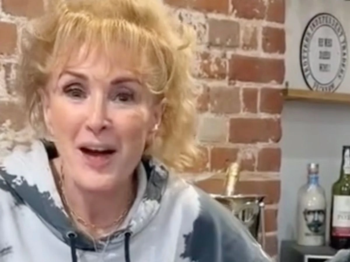 ਕੋਰੋਨੇਸ਼ਨ ਸਟਰੀਟ ਦੀ ਅਦਾਕਾਰਾ ਬੇਵਰਲੀ ਕੈਲਰਡ ਦਾ ਸਿਹਤ ਅਪਡੇਟ