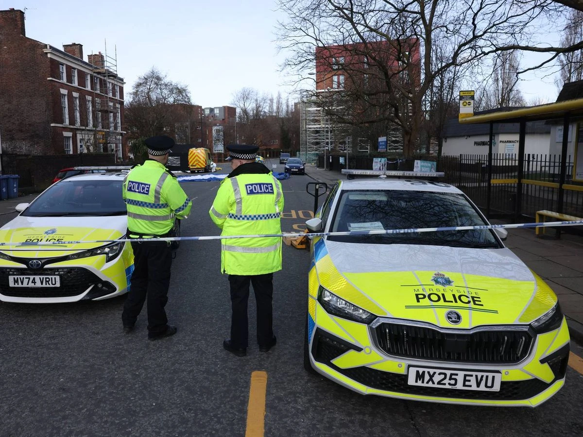 ਲੀਵਰਪੂਲ ਵਿਖੇ ਪੁਲਿਸ ਰੋਕਣ ਦੌਰਾਨ ਮੋਟਰਸਾਇਕਲ ਦੁਗਮਟ, ਆਦਮੀ ਦੀ ਮੌਤ