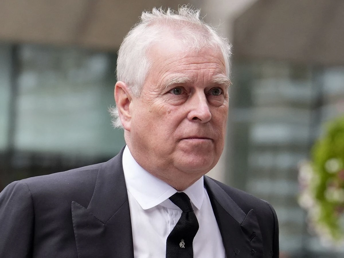 ਐਂਡਰੂ ਨੇ ਬੱਕਿੰਗਹੈਮ ਪੈਲੇਸ 'ਚ ਐਪਸਟਾਈਨ ਅਤੇ ਮਾਡਲ ਨੂੰ ਸੱਦਾ ਦਿੱਤਾ