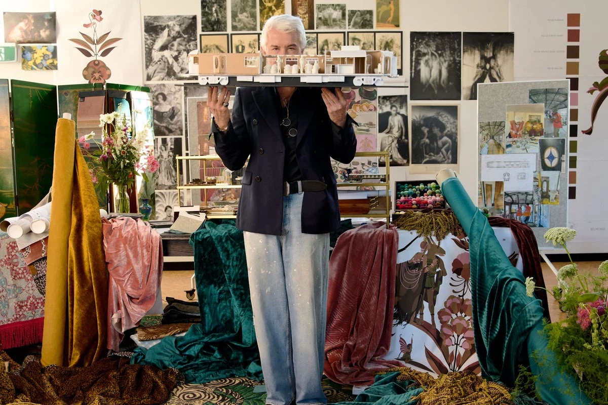 ਬਾਜ਼ ਲੁਹਰਮੈਨ ਨੇ ਬਣਾਈ ਨਵੀਂ ਬੇਲਮੰਡ ਰੇਲਗੱਡੀ ਦੀ ਵਾਗਨ