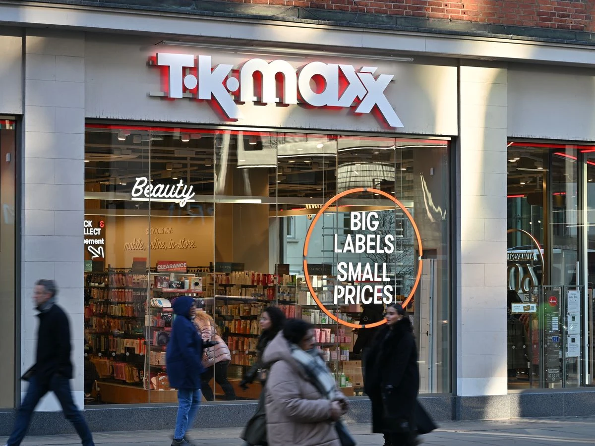 ਟੀਕੇ ਮੈਕਸ ਖਰੀਦਦਾਰਾਂ ਨੂੰ ਲੇਬਲ ਦੇ ਗੁਪਤ ਕੋਡ ਵੇਖਣ ਦੀ ਸਲਾਹ