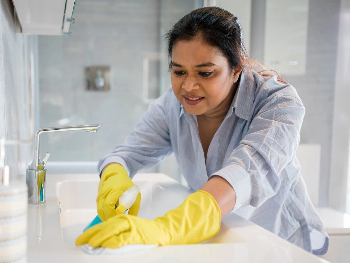 ਚਾਹ ਦਾ ਇਕ ਪਤਰਾ ਬਣਾਏ ਸਾਰੀ ਬਾਥਰੂਮ ਸਾਫ਼