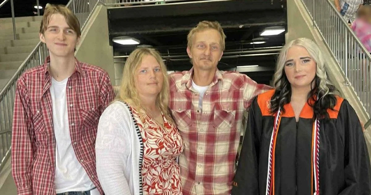 ਟਿੰਨੇਜਰ ਬੇਟੀ ਵਾਪਿੰਗ ਕਾਰਨ ਫੁਫੜਾ ਫੱਟਣ ਨਾਲ ਮਾਰੀ ਗਿਰੀ