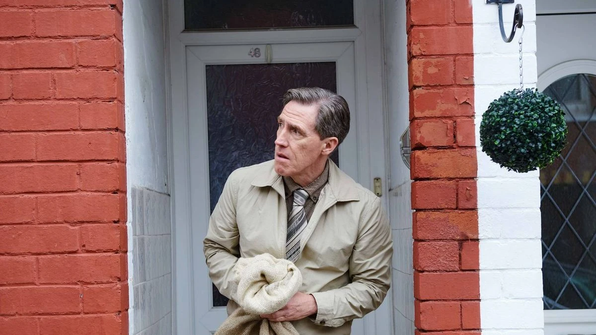 ਰੌਬ ਬ੍ਰਾਇਡਨ ਦੀ ਨਵੀਂ ਮਜ਼ੇਦਾਰ ਸਿੱਟਕੋਮ ਬੀਬੀਸੀ 'ਤੇ ਆਉਣੀ