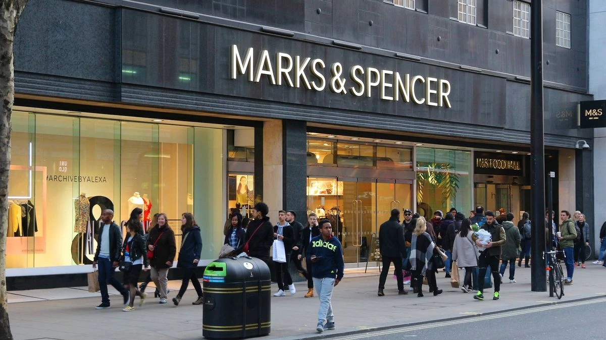 ਐੱਮ ਐਂਡ ਐਸ ਦੇ ਤੇਜਜਾਰ ਕੱਪੜੇ ਕਮਫ਼ਰਟ 'ਚ ਸਕੈਚਰ ਨਾਲ ਮੁਕਾਬਲਾ