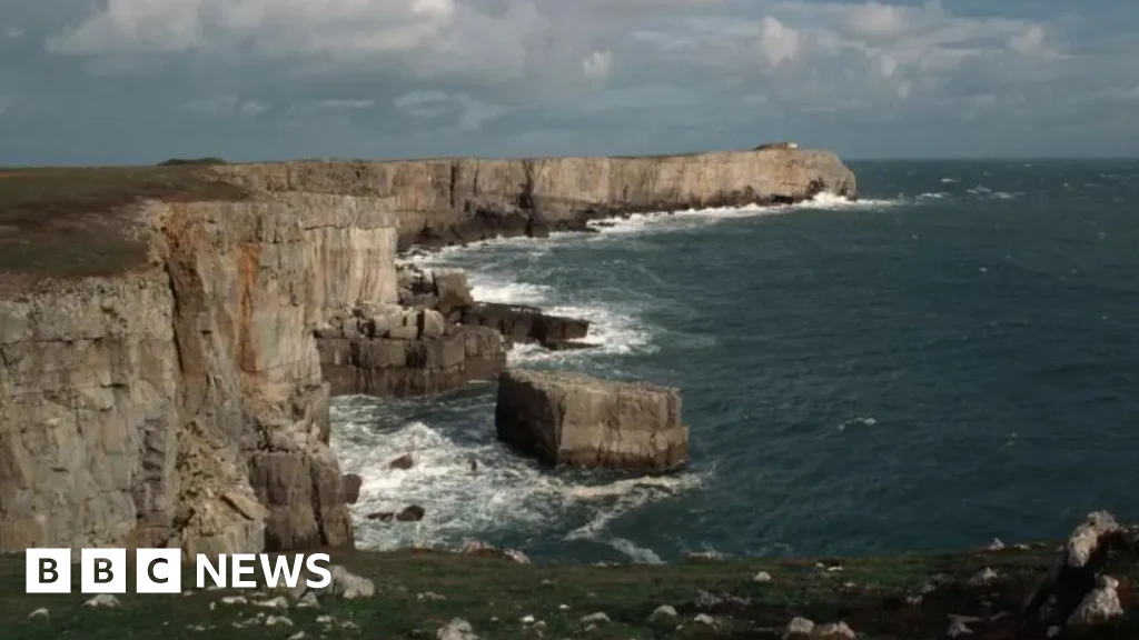 ਵੈਲਸ਼ ਖਾੜੀ 'ਚ ਚੜ੍ਹਾਈ ਦੌਰਾਨ ਮੌਤ, ਦੋ ਜ਼ਖਮੀ