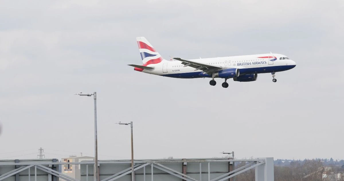 ਬ੍ਰਿਟਿਸ਼ ਏਅਰਵੇਜ਼ ਦੀ ਜਹਾਜ਼ ਨੇ ਮੱਧ ਹਵਾਈ ਇਮਰਜੈਂਸੀ ਦਾ ਇਸ਼ਾਰਾ ਦਿੱਤਾ