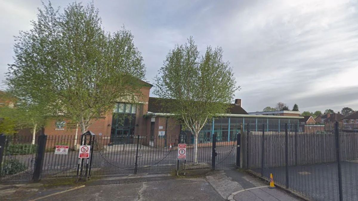 ਬੈਲਫਾਸਟ ਸਕੂਲ ਵਿੱਚ ਸੰਭਾਵਿਤ ਮੈਨਿੰਜਾਈਟਿਸ ਕੇਸ ਦੀ ਜਾਂਚ