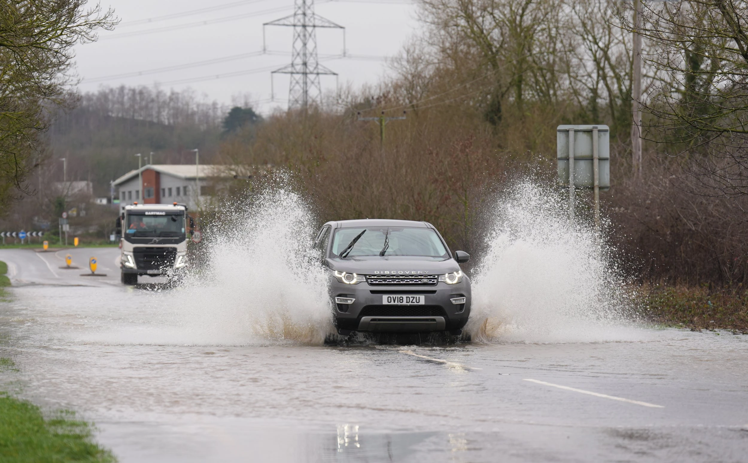 ਯੂਕੇ ਵਿੱਚ ਸੈਂਕੜੇ ਥਾਵਾਂ ਤੇ ਬਾਰਿਸ਼ ਤੇ ਬਾੜ ਆਏ ਚੇਤਾਵਨੀਆਂ