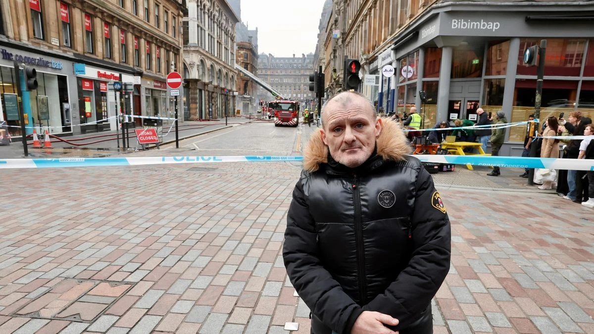 ਗਲੇਜ਼ਗੋ ਦੀ ਦੁਕਾਨ ਅੱਗ ਵੱਲ ਬੇਘਰ ਮਰਦ ਦੀ ਹੌਂਸਲਾ ਭਰੀ ਕੋਸ਼ਿਸ਼