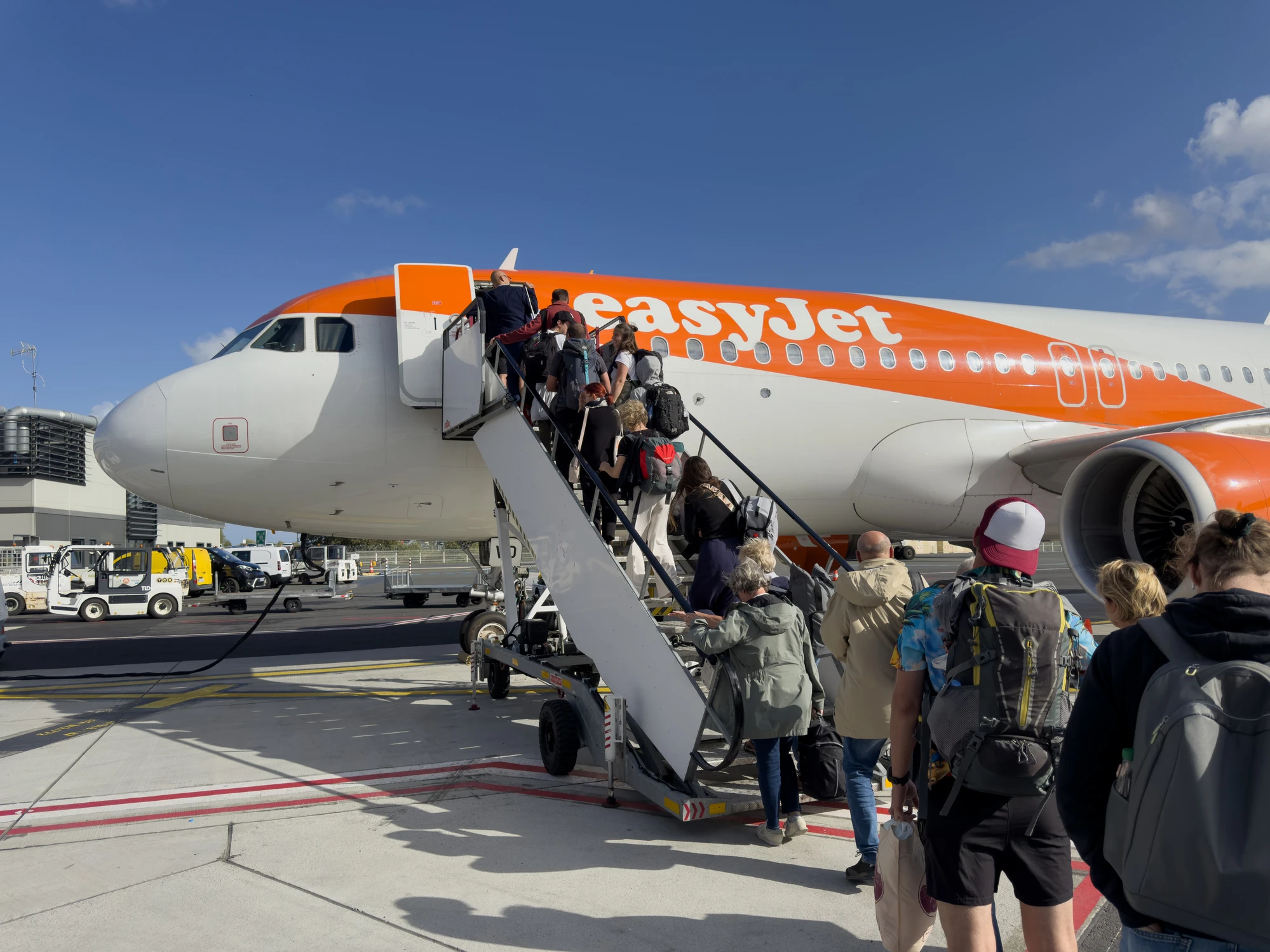easyJet ਦੀ ਨਵੀਂ ਸੇਵਾ: ਜਹਾਜ਼ ‘ਚ ਗ੍ਰੇੱਗਜ਼ ਸੌਸੇਜ ਰੋਲ ਮੁਫ਼ਤ