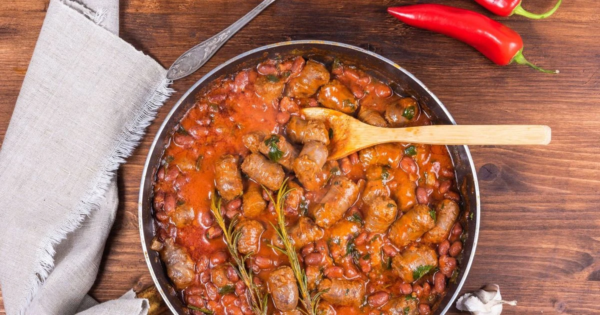 ਮੇਰੀ ਬੈਰੀ ਦੀ ਆਸਾਨ ਸਾਸੇਜ ਕੈਸਰੋਲ ਤੇਜ਼ ਅਤੇ ਸਵਾਦਿਸ਼ਟ ਰਾਤ ਲਈ