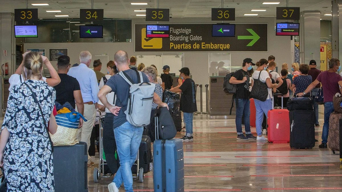 ਤੇਨੇਰੀਫ਼ 'ਚ ਤੂਫ਼ਾਨ ਕਾਰਨ ਛੁੱਟੀਆਂ ਰੱਦ, ਏਅਰਪੋਰਟ ’ਚ ਹੰਗਾਮਾ