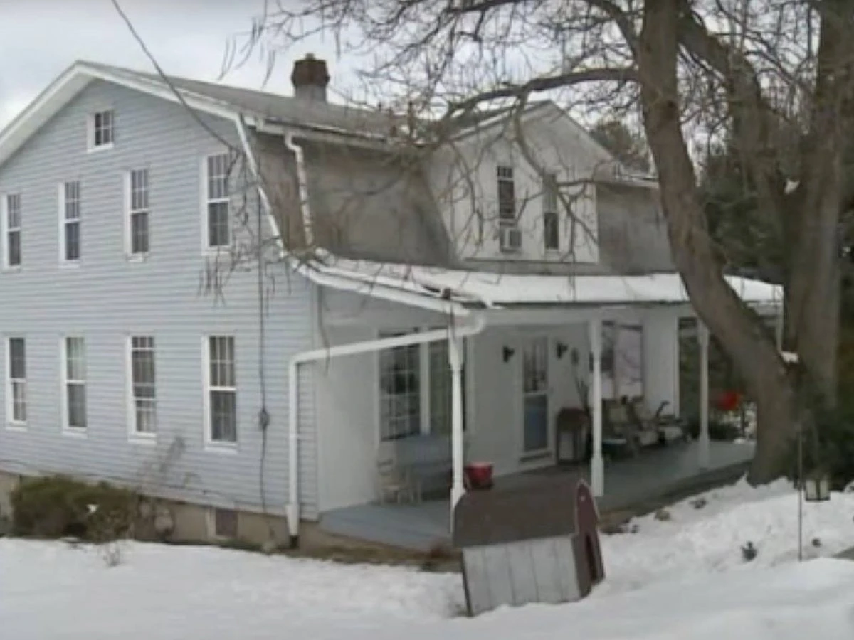 ਪੇਂਟਿੰਗ ਦੌਰਾਨ ਖ਼ਤਰਨਾਕ ਰਾਜ਼ ਖੁਲਾਸਾ, ਜੋੜੇ ਦੀਆਂ ਸਿਹਤ ਖਰਾਬ ਹੋਈ