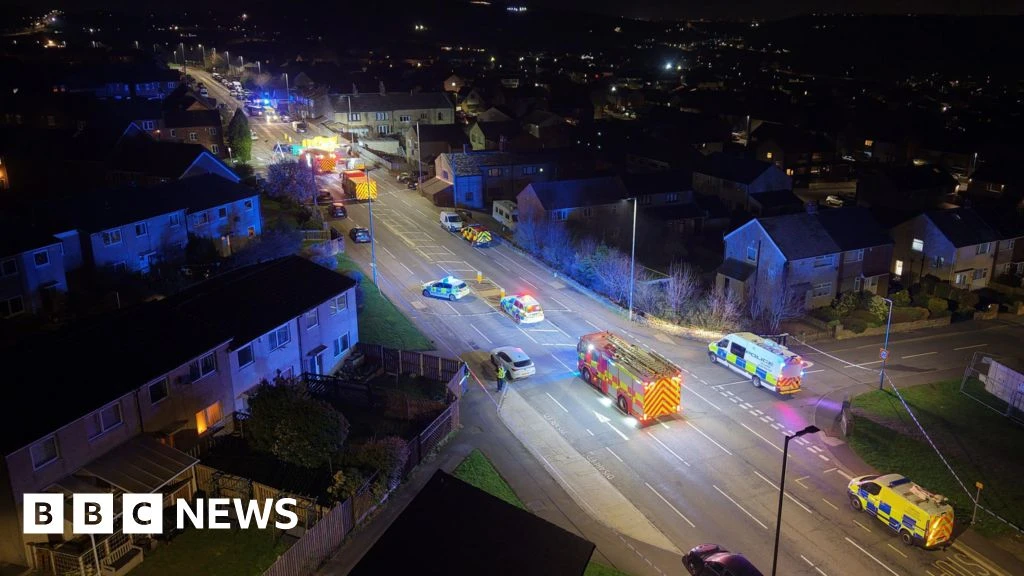 ਵੈਸਟ ਯਾਰਕਸ਼ਾਇਰ ਵਿੱਚ ਸੜਕ ਹਾਦਸੇ 'ਚ 3 ਦੀ ਮੌਤ, 3 ਗ੍ਰਿਫ਼ਤਾਰ