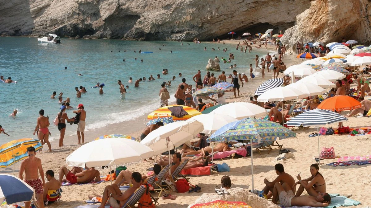 ਯੂਕੇ ’ਚ ਖਾਣ-ਪੀਣ ’ਤੇ ਪਾਬੰਦੀ ਦੂਰੀ ਤਕ ਜਾਰੀ ਰਹੇਗੀ