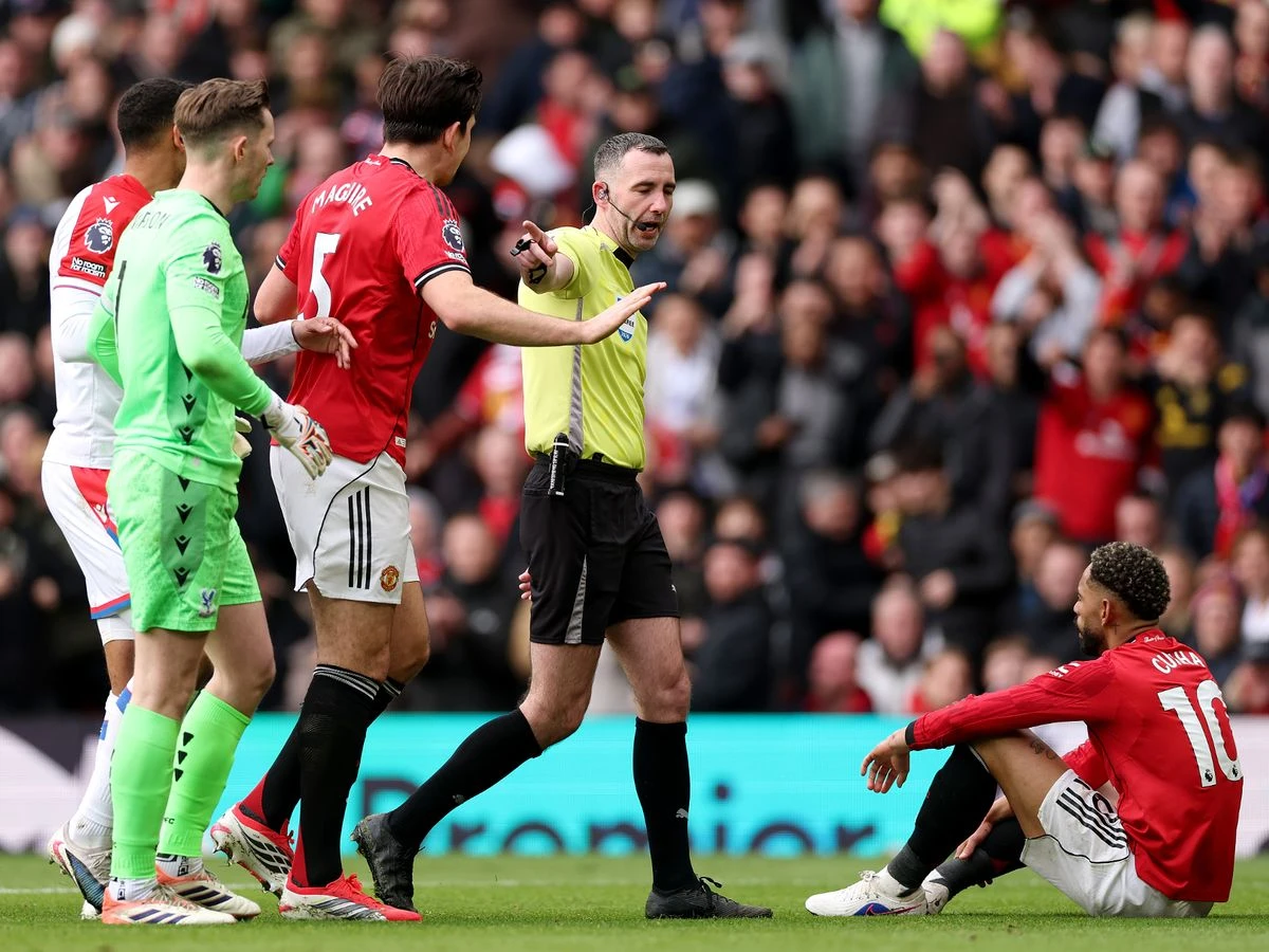 ਮੈਂਚਸਟਰ ਯੂਨਾਈਟਡ ਨੂੰ ਮਿਲੀ ਪੈਨਾਲਟੀ ਤੇ ਰੇਡ ਕਾਰਡ ਦੀ ਸਹਾਇਤਾ