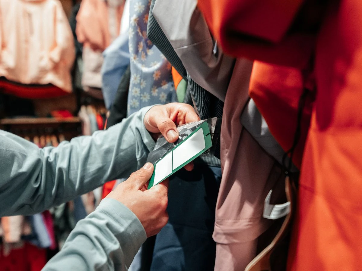 ਚੈਰਿਟੀ ਦੁਕਾਨ ਤੋਂ ਮਿਲੀ ਕੀਮਤੀ ਚੀਜ਼, ਕੀਮਤ ਸੀ ਸਿਰਫ਼ 8 ਪੌਂਡ