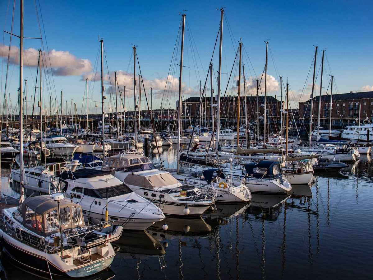 ਮਿਲਫੋਰਡ ਹੈਵਨ: ਵਿਲੱਖਣ ਸਮੁੰਦਰੀ ਤਟ ਤੇ ਛੁੱਟੀਆਂ ਲਈ ਵਧੀਆ ਥਾਂ