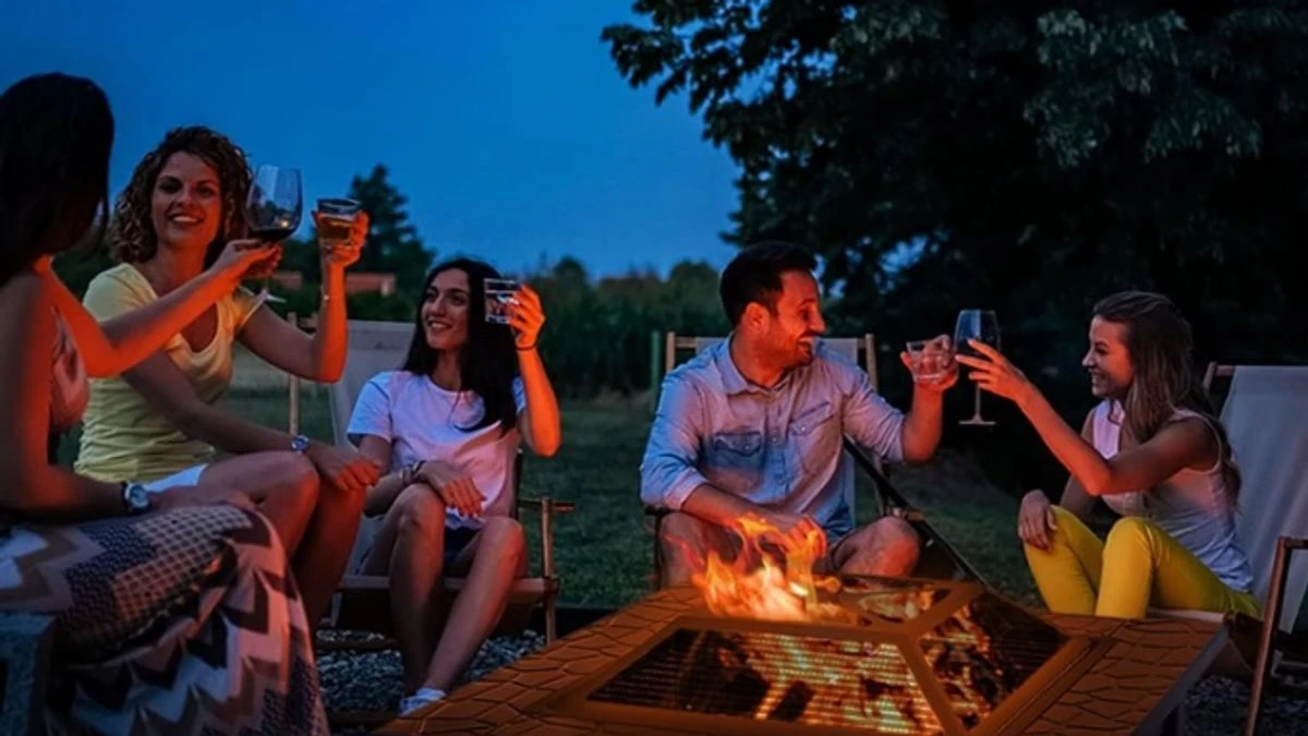 ਚਮਕਦਾਰ ਆੰਗਣ ਲਈ ਸਸਤੀ ਅਤੇ ਸੁੰਦਰ ਫਾਇਰ ਪਿਟ