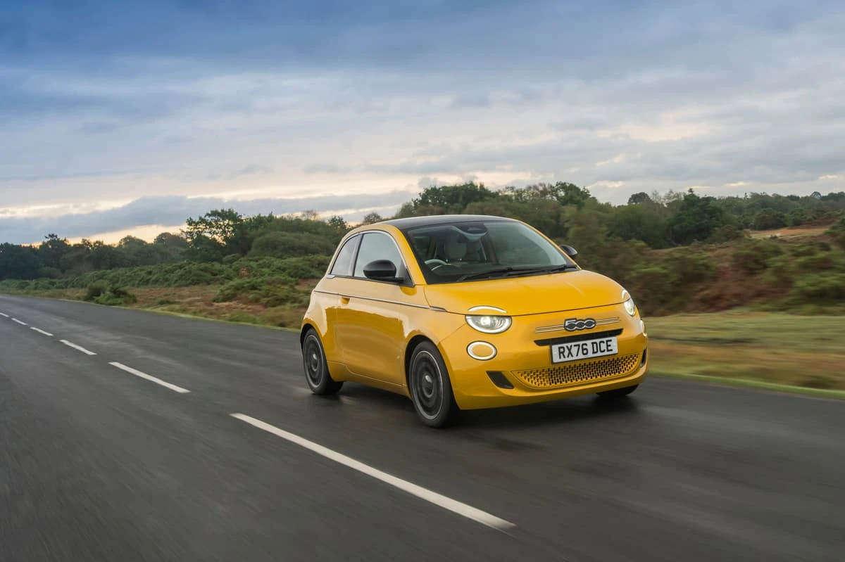 Fiat 500 ਹਾਇਬ੍ਰਿਡ ਵਾਪਸ ਲਿਆਈ ਪੇਟਰੋਲ ਪਾਵਰ